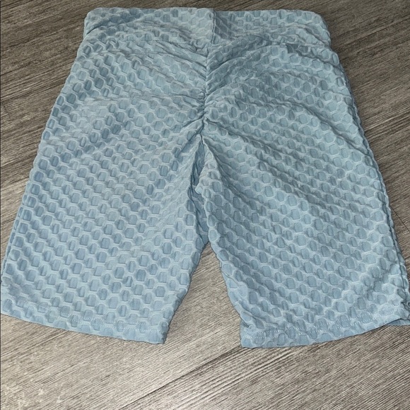 Light blue crop sweatshirt/shorts set - Picture 7 of 8